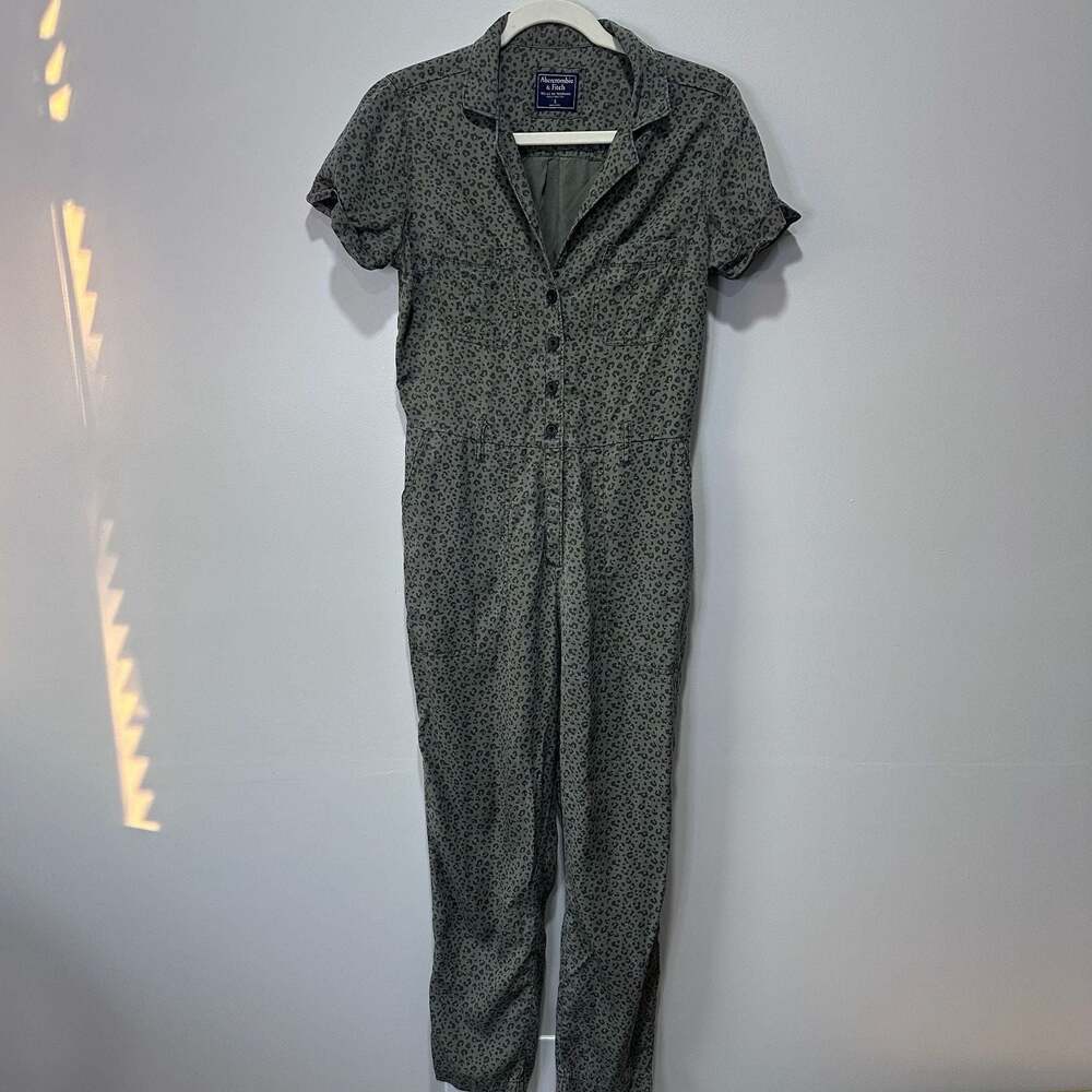 Abercrombie & Fitch Leopard Print Utility Jumpsuit